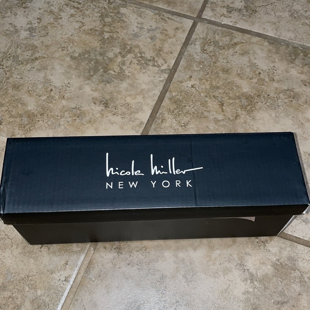 Nicole Miller Rally Sandal - Picture 4 of 4